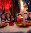 Maria Rosalina da Silva reza com material antigo de campanha do ex-presidente Luiz Inácio Lula da Silva em Caetes, Pernambuco 03/08/2018 REUTERS/Ueslei Marcelino  Foto: Reuters