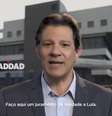Haddad fala da frente da sede da Polícia Federal em Curitiba no primeiro vídeo da campanha petista à Presidência da República  Foto: Reprodução/Campanha do PT / Estadão Conteúdo