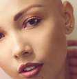 'Foi uma libertação para mim. Não apenas do cabelo, mas de todo o peso que carreguei ao longo da vida', diz Freitas  Foto: Arquivo pessoal / BBC News Brasil