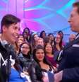 Silvio Santos pergunta se participante é 'menina ou menino?'  Foto: Reprodução de 'Programa Silvio Santos' (2018) / SBT / Estadão Conteúdo