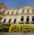 Museu Nacional ainda mensura os danos causados pelo incêndio a seu acervo  Foto: AFP / BBC News Brasil