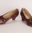 Par de sapatos usado por Judy Garland em 'O Mágico de Oz' é recuperado e exibido pelo FBI   Foto: FBI/Handout / REUTERS