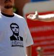 Simpatizantes do candidato do PSL à Presidência, Jair Bolsonaro, em frente ao Hospital Albert Einstein, em São Paulo
07/09/2018 REUTERS/Nacho Doce  Foto: Reuters
