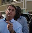 Após ataque a faca, Bolsonaro deve crescer nas pesquisas, diz analista  Foto: DW / Deutsche Welle