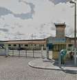 Fuga aconteceu após a ação de diversos indivíduos armados com fuzis e explosivos na Penitenciária de Segurança Máxima Romeu Gonçalves Abrantes  Foto: Google Street View