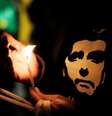Simpatizante acende vela para candidato do PSL à Presidência, Jair Bolsonaro, em frente ao Hospital Albert Einstein
07/09/2018 REUTERS/Nacho Doce  Foto: Reuters