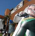 Simpatizantes de Jair Bolsonaro inflam boneco com imagem do candidato do PSL à Presidência em frente ao Hospital Albert Einstein
07/09/2018 REUTERS/Nacho Doce   Foto: Reuters