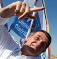 Bolsonaro faz campanha em Taguatinga
 5/9/2018    REUTERS/Adriano Machado   Foto: Reuters