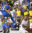 Marquinhos sobe mais que a defesa salvadorenha e marca o quinto gol do Brasil  Foto: Geoff Burke-USA TODAY Sports / via Reuters
