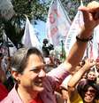 Fernando Haddad, candidato do PT à Presidência, durante ato de campanha em São Matheus, na zona Leste de São Paulo  Foto: Paulo Whitaker / Reuters