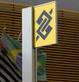 Símbolo do banco em agência em São Paulo  Foto: Paulo Whitaker / Reuters