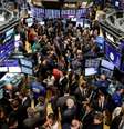 Operadores trabalham na New York Stock Exchange (NYSE) em Nova York, EUA
02/05/2018
REUTERS/Brendan McDermid  Foto: Reuters