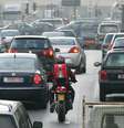 Carros em ruas de Bruxelas 07/02/2007 REUTERS/Yves Herman  Foto: Reuters