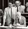 Ulysses Guimarães na promulgação da Constituição; discurso histórico exaltava que 'traidor da Carta era um traidor da pátria'  Foto: Célio Azevedo / BBC News Brasil