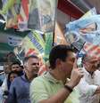 Candidato do PSDB à Presidência, Geraldo Alckmin, faz campanha de rua no Rio de Janeiro  Foto: Ricardo Moraes / Reuters