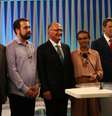 Candidatos antes do último debate apresentado pela TV Globo, na quinta-feira, 4  Foto: Ricardo Moraes / Reuters