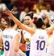 Atletas da seleção feminina de vôlei comemoram ponto em vitória no Mundial de 2018  Foto: Twitter Oficial / CBV / Estadão