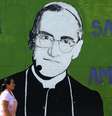 Entre os fiéis, monsenhor Romero ficou conhecido como 'o Santo da América'  Foto: José CABEZAS/AFP/Getty Images / BBC News Brasil