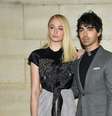 De "Game of Thrones": Joe Jonas revela que Sophie Turner não conta nenhum spoiler para ele  Foto: Getty Images / PureBreak