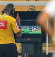 CBF vai propor a adoção do assistente de árbitro de vídeo, o VAR, em todos os jogos da Série A  Foto: Daniel Teixeira / Estadão Conteúdo