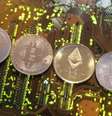 Moedas representativas das criptomoesdas Ripple, Bitcoin, Etherum e Litecoin em foto ilustrativa
13/02/2018 REUTERS/Dado Ruvic/Illustration  Foto: Reuters