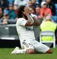 Autor do gol do Real, Marcelo lamenta chance perdida durante derrota para o Levante  Foto: REUTERS/Susana Vera / Reuters