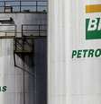 Logo da Petrobras em tanques de combustível em Paulinia, São Paulo  Foto: Paulo Whitaker / Reuters