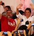 Fernando Haddad acena durante pronunciamento em São Paulo  Foto: Paulo Whitaker / Reuters