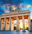 O Portão de Brandenburgo e a Torre de TV em Berlim, na Alemanha  Foto: iStock
