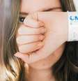 Bulimia e outros problemas levaram Ana a tentar cometer suicídio e a ser internada em hospital onde registrava o dia a dia em um diário  Foto: ©lalovenenoso.jpg / BBC News Brasil