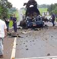 Veículo atacado pela quadrilha na rodovia Abrão Assed (SP-333), em Cajuru, ficou completamente destruído  Foto: Renato Alves/Reprodução/Facebook / Estadão