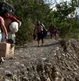 Venezuelanos atravessam fronteira com a Colômbia   Foto: DW / Deutsche Welle