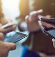 Redes sociais no Brasil são populares tanto entre não-alfabetizados quanto entre os chamados 'proficientes'  Foto: Getty Images / BBC News Brasil