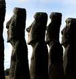 Estátuas Moai em Ahu Akivi, na Ilha de Páscoa 31/10/2003 REUTERS/Carlos Barria  Foto: Reuters