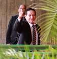 O vice-presidente eleito Hamilton Mourão chega ao Centro Cultural Banco do Brasil (CCBB), em Brasília (DF), onde funciona o gabinete de transição do governo, nesta quinta-feira (22).  Foto: FáTIMA MEIRA/FUTURA PRESS / Estadão
