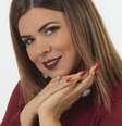 A apresentadora cumpre um papel ingrato: ir contra a opinião da maioria  Foto: Divulgação
