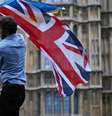 A União Europeia e o Reino Unido acabam de assinar um acordo que prevê os termos da saída dos britânicos do bloco regional  Foto: AFP / BBC News Brasil