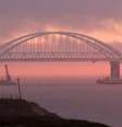 A general view shows a road-and-rail bridge, which is constructed to connect the Russian mainland with the Crimean peninsula, at sunrise in the Kerch Strait, Crimea November 26, 2018. REUTERS/Pavel Rebrov - RC1C9CFF8770  Foto: Reuters