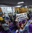 Manifestantes prós e contras o projeto de lei do vereador Wagner Balieiro (PT), chamado de "Escola sem Censura", lotam a plenária da sessão realizada na Câmara dos Vereadores de São José dos Campos, interior paulista  Foto: Lucas Lacaz Ruiz / Estadão