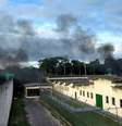 Amazonas - Um massacre ocorreu na virada do ano no Complexo Penitenciário Anísio Jobim (Compaj), em Manaus, no Amazonas, deixando 56 presos mortos. Pouco mais de 10 dias depois, o secretário de Administração Penitenciaria do Estado, Pedro Florêncio Filho, pediu exoneração do cargo. Recontagem tanto no Compaj quanto no Instituto Penal Antônio Trindade (Inpat) - onde também foram registradas mortes -, 225 presos conseguiram escapar após as rebeliões. O massacre seria uma declaração de guerra da Família do Norte (FDN) contra o domínio do Primeiro Comando da Capital (PCC).  Foto: Reprodução/Twitter / Estadão Conteúdo