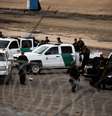 Agentes de segurança na fronteira dos EUA com o México em Tijuana
 26/11/2018    REUTERS/Alkis Konstantinidis  Foto: Reuters