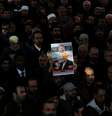 Pessoas comparecem a cerimônia fúnebre em homenagem ao jornalista saudita Jamal Khashoggi em Istambul, na Turquia 16/11/2018 REUTERS/Huseyin Aldemir       Foto: Reuters