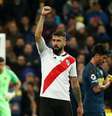 Lucas Pratto vibra durante jogo decisivo da Libertadores, no Santiago Bernabéu, em Madri  Foto: Sergio Perez / Reuters