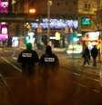 Policiais fazem o perímetro da área após o tiroteio em Estrasburgo  Foto: Vincent Kessler / Reuters