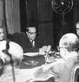 Costa e Silva em reunião com integrantes do governo em 1968, meses antes de baixar o AI-5  Foto: Otávio Magalhães / Estadão