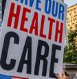 Manifestantes protestam em prol do Obamacare em Washington  Foto: DW / Deutsche Welle