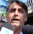 Bolsonaro deu entrevista em um quiosque de praia no Rio de Janeiro  Foto: José Lucena / Futura Press / Futura Press