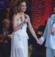 Marina Ruy Barbosa disse que era um sonho dividir palco com Roberto Carlos: 'Você não imagina como estou feliz. Sempre sonhei com isso mas nunca imaginei que fosse acontecer'  Foto: Divulgação, TV Globo/Estevam Avellar / PurePeople