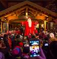 Para a capital da Lapônia, o verdadeiro milagre do Natal foi levar o turismo para um local longínquo  Foto: Visit Rovaniemi/Divulgação / BBC News Brasil