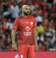 Em jogo beneficente, Adriano teve atuação muito ruim, digna de quem já abandonou faz tempo o futebol profissional  Foto: Celso Pupo / FotoArena / Estadão